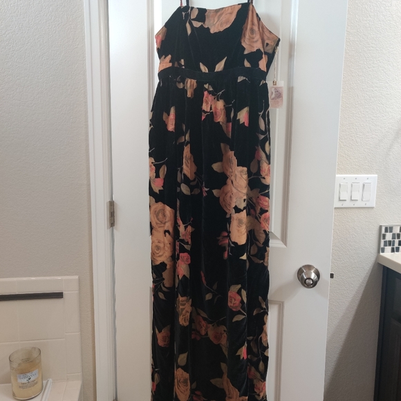 🌺 HOST PICK!  Jessica Simpson Maternity Dress - Picture 3 of 7